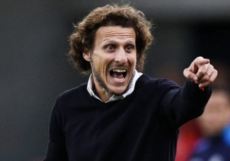 Diego Forlán inicia una nueva era al frente de las selecciones de Uruguay