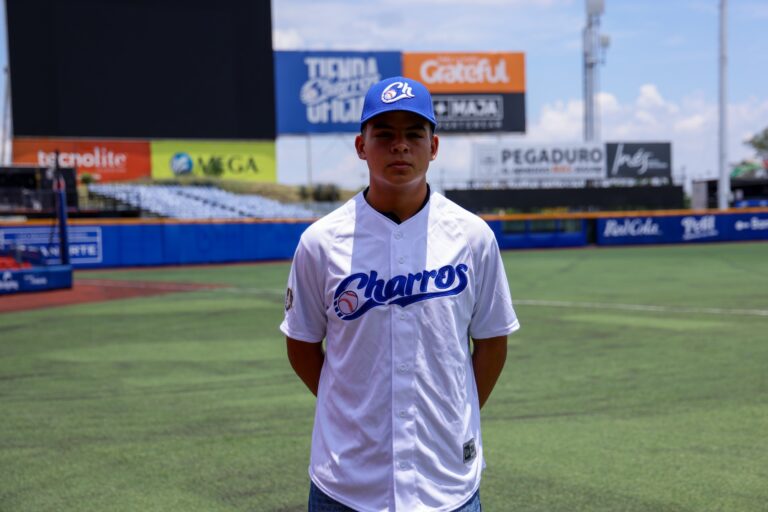 Charros de Jalisco apuesta por el futuro y firma a tres jóvenes prospectos