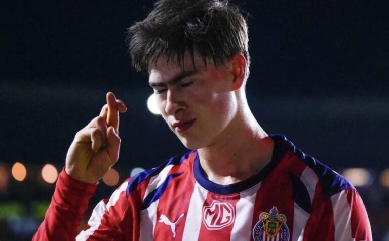 Armando González apunta a Grecia: Chivas acuerda su traspaso al Olympiacos