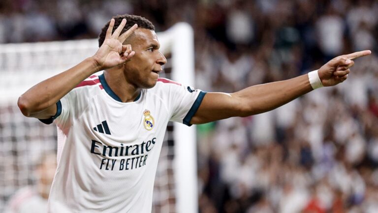 Mbappé brilla con triplete y Real Madrid golea a la Real Sociedad