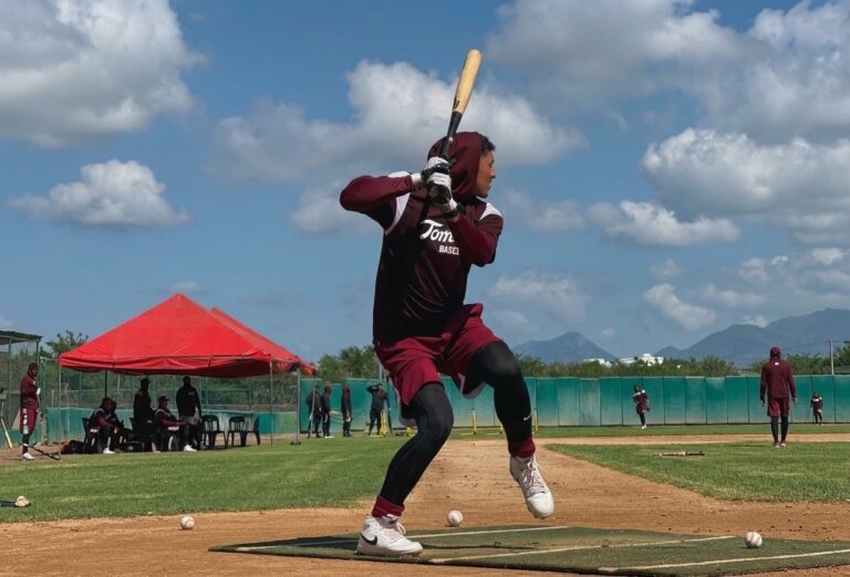 Talento culichi fortalece el campamento de Tomateros