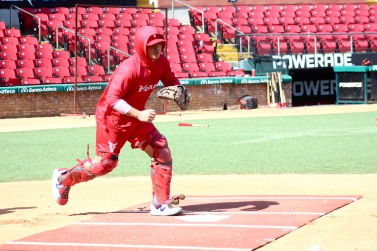 Óscar Jiménez busca ganarse un lugar en el roster de Venados