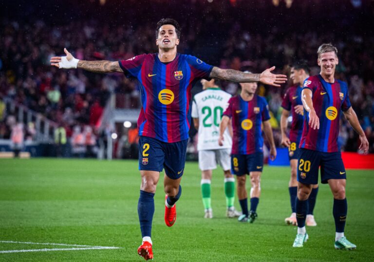 Barcelona mantiene el paso perfecto con goleada sobre Racing