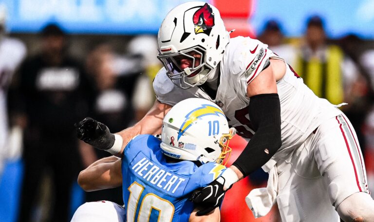 Cardenales pegan primero y derrotan a Chargers