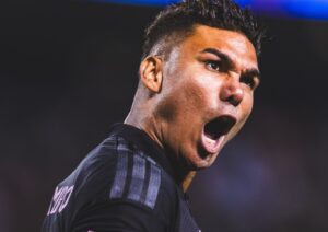 Robert Lewandowski adelantó al conjunto de Chicago, pero Casemiro igualó el encuentro al inicio del segundo tiempo con asistencia de Lionel Messi.