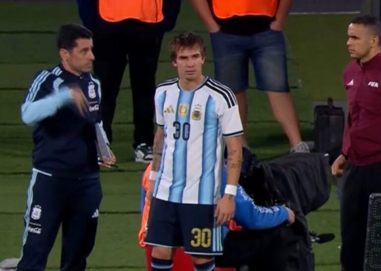 Mastantuono vuelve a Argentina con la mira puesta en el futuro