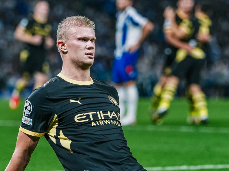 Haaland firma doblete y el Manchester City arranca con triunfo en Champions