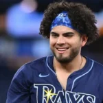 Rays vencen a Rangers en duelo de batazos y resisten reacción en la novena