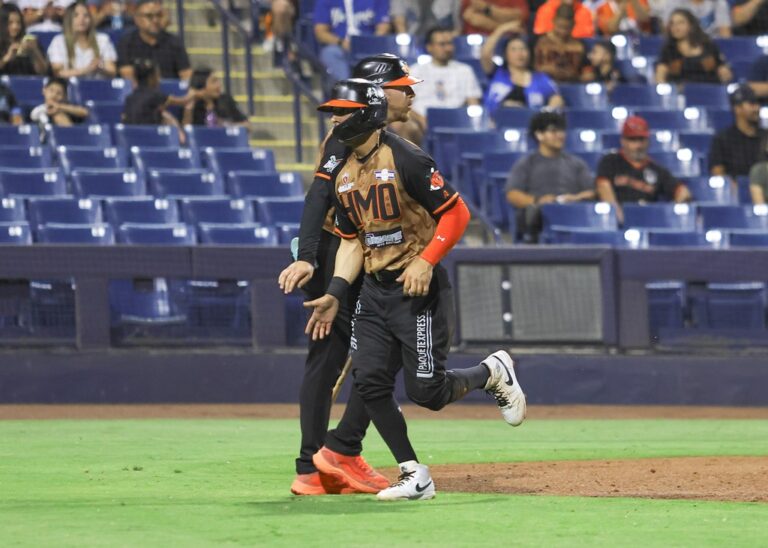 Naranjeros cae ante Jaguares en un cerrado duelo en Phoenix