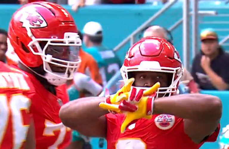 Kansas City mantiene el paso perfecto