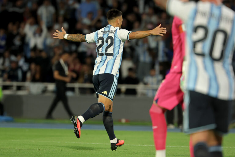 Argentina golea a Bolivia y cierra el amistoso con autoridad
