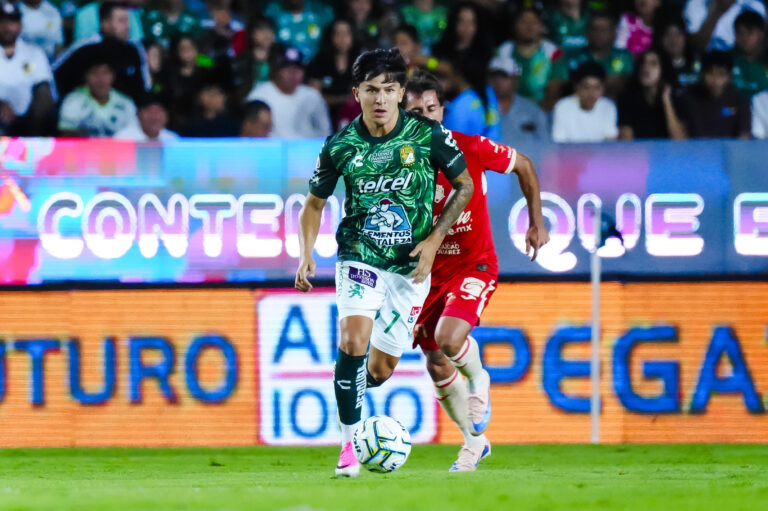 León sobrevive al drama y vence a Juárez en el agregado