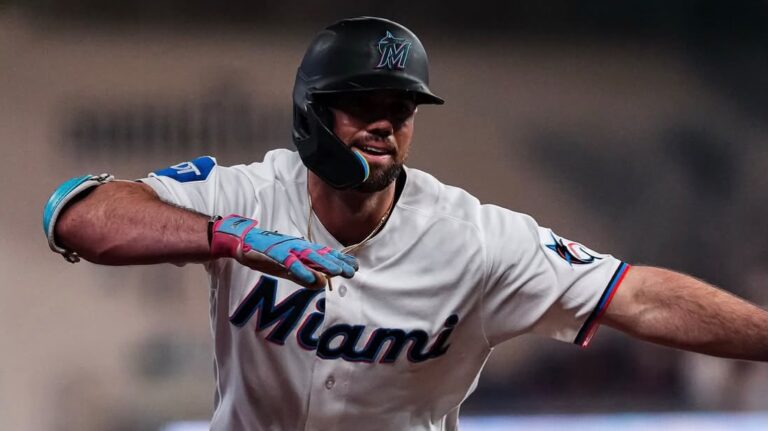 Marlines derrota 4-3 a Dodgers