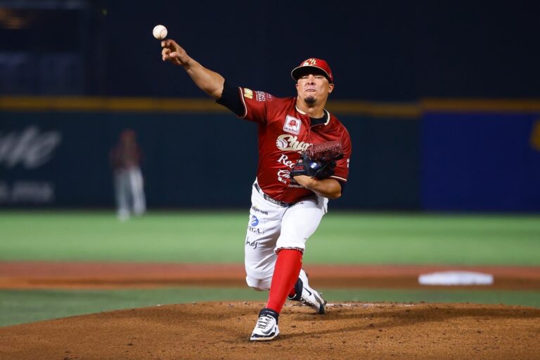 Ronald Medrano regresa a Charros de Jalisco para buscar el tricampeonato