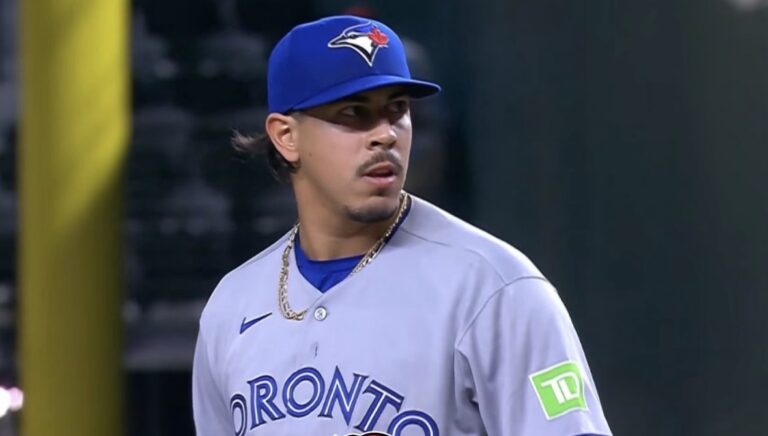José Rodríguez debuta en MLB y hace batería mexicana con Alejandro Kirk