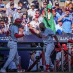 ¡Remontada de película! Phillies vencen a Bravos en entradas extra