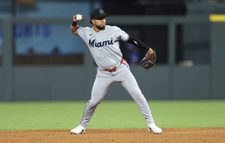 ¡Jared Serna debuta en MLB y se convierte en el mexicano número 157 en llegar al Big Show!