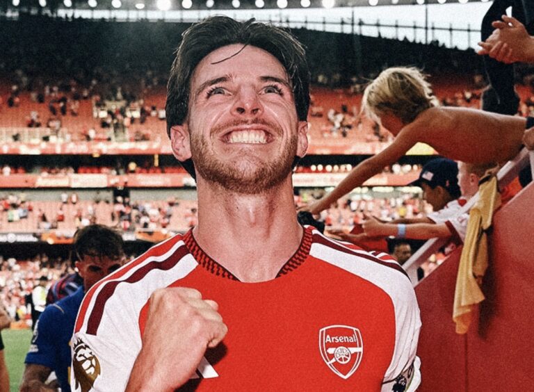 Arsenal sigue imparable; derrota 2-1 al Chelsea