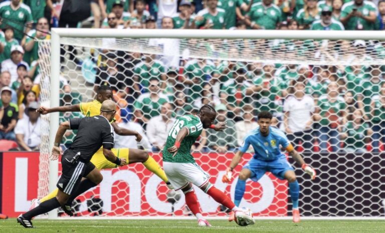 ¡JULIÁN QUIÑONES, ENTRE LOS 30 NOMINADOS AL BALÓN DE ORO!