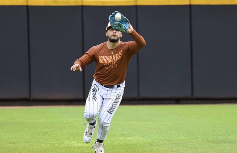 NARANJEROS AVANZAN EN SU PRETEMPORADA