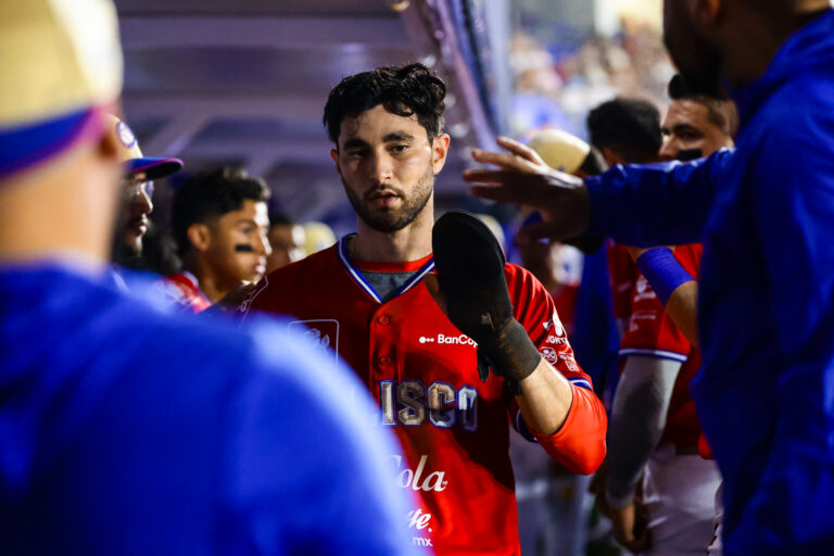 Jalisco venció 8-5 a Nayarit en el Estadio Panamericano, impulsado por dos cuadrangulares y una ofensiva de 12 imparables, en el arranque de la temporada 2026-27 de la LMP.