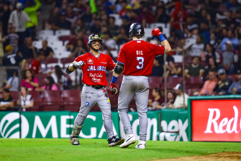 Charros prolonga su hegemonía sobre Tomateros y pega primero en Culiacán