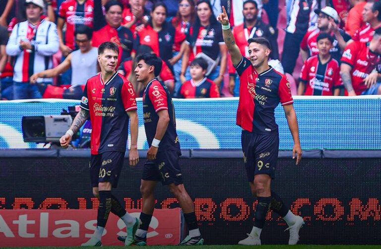 Atlas sobrevive al drama y vence 4-3 al Puebla en un partidazo en el Jalisco