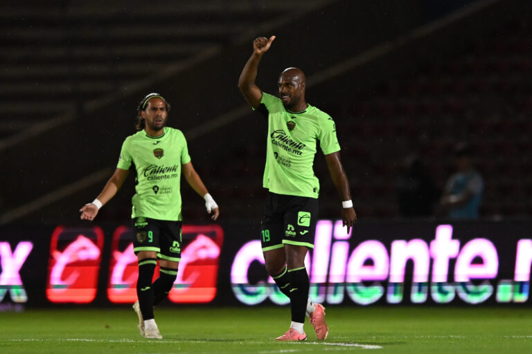 Juárez rompe su mala racha y golea a Querétaro para despedirse con triunfo