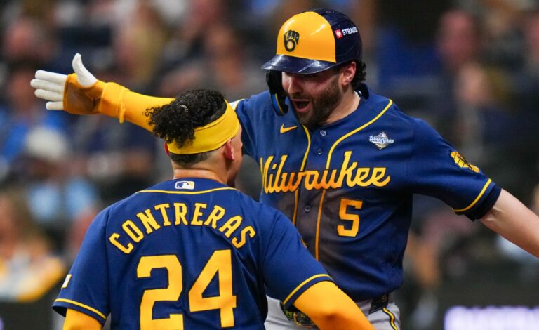 Cerveceros aplastan a Rays con ofensiva de 16 imparables