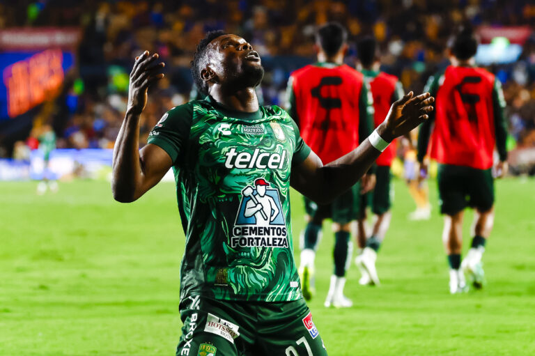 León sorprende a Tigres y se lleva tres puntos de oro en el Volcán