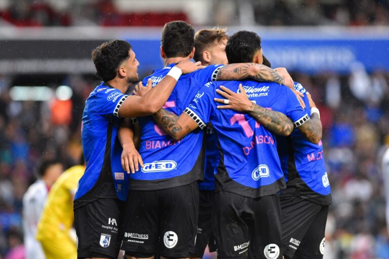 Querétaro impone condiciones ante Atlante y se lleva una victoria de dos goles