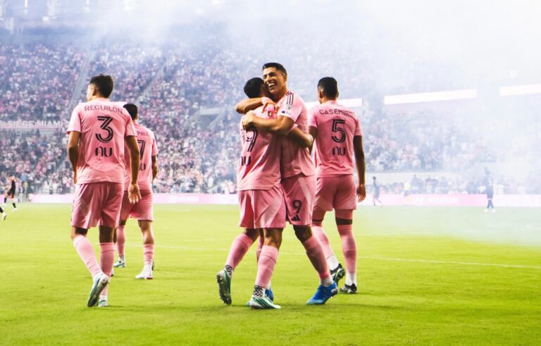 Messi y Suárez brillan con doblete y el Inter Miami golea al DC United