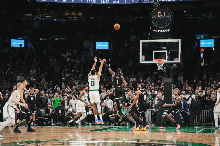 Jayson Tatum sentencia en la prórroga y Celtics consiguen dramático triunfo ante Brooklyn