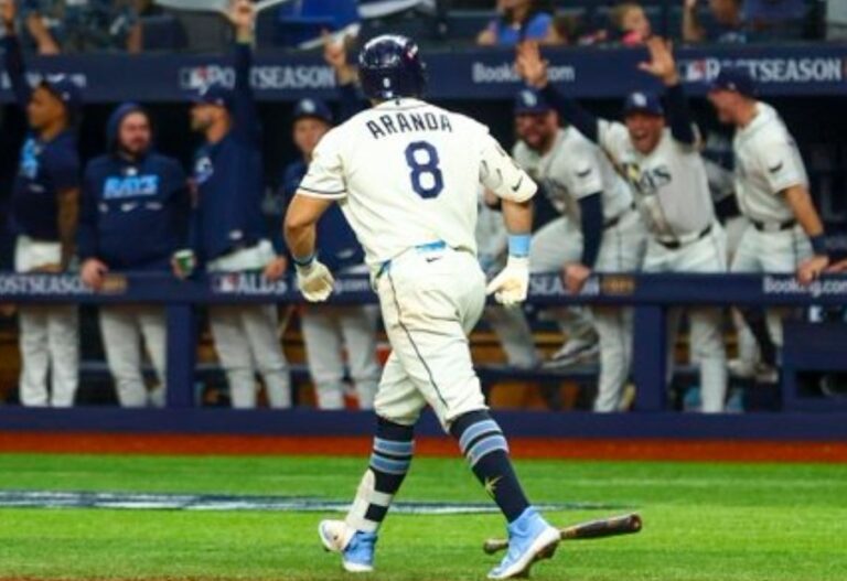 Jonathan Aranda da el jonrón del triunfo y Rays toman ventaja ante Yankees