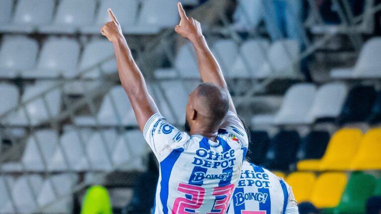 Pachuca rescata un empate agónico ante Necaxa con doblete de Salomón Rondón