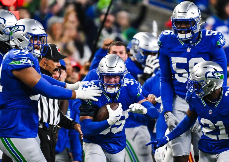 Seattle frena el invicto de Kansas City con una contundente victoria