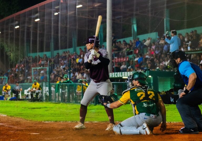 Tomateros pega primero y derrota a Cañeros en San Miguel Zapotitlán