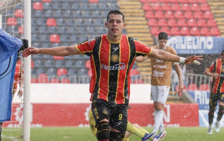 Leones Negros golea a Dorados en una mañana de nueve goles