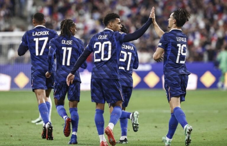 Francia remonta ante Bélgica y Zidane mantiene el invicto