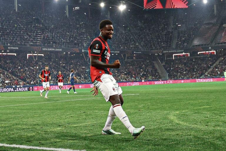 Alphadjo Cissé firma un triplete y el Milan aplasta al Salzburgo en la Liga Europea