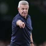 Javier Aguirre evita hablar de fichajes y pide responder con triunfos en Valencia