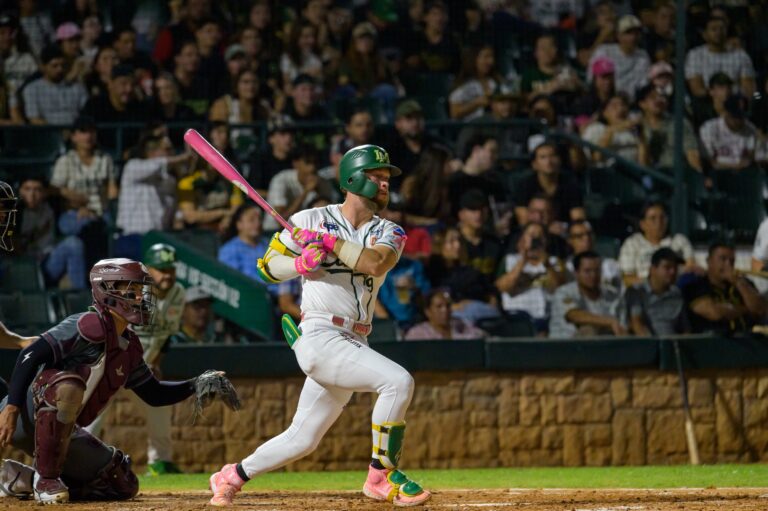 CAÑEROS SUFRE, PERO VENCE A TOMATEROS Y CONSIGUE SU PRIMER TRIUNFO