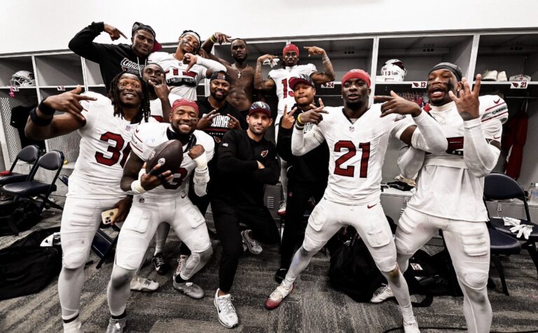 Cardinals sorprenden a los Rams con un gol de campo en el último segundo
