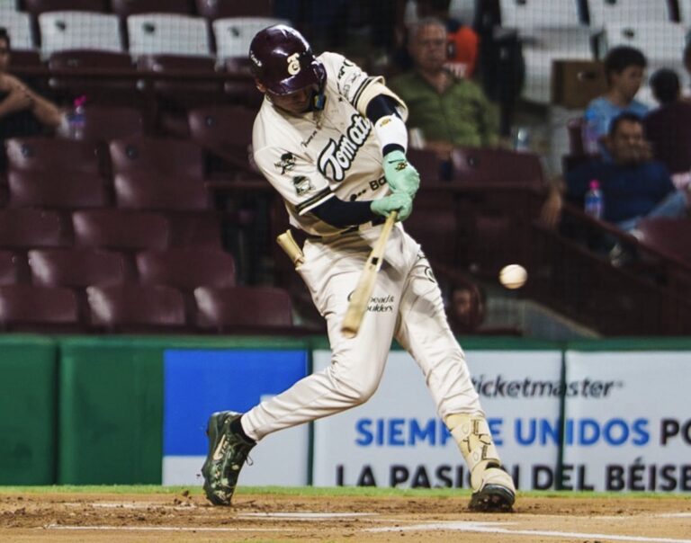TOMATEROS EXPLOTA DESDE EL INICIO Y VENCE A ALGODONEROS PARA PEGAR PRIMERO EN LA SERIE