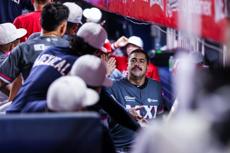 Mexicali explota con rally de seis carreras y empata la Serie Rosa ante Naranjeros