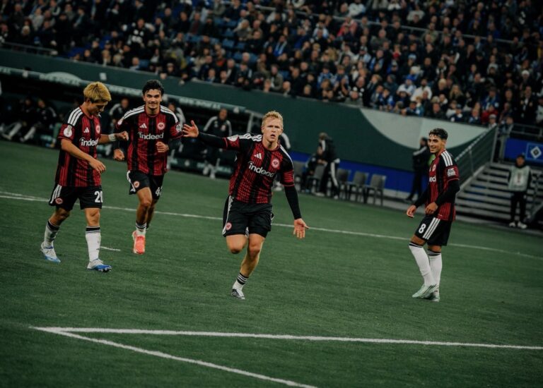 Eintracht Frankfurt impone su contundencia y elimina al Hamburgo de la Copa de Alemania